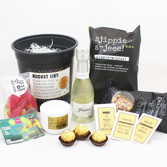 Bucket list: Enjoy little treats, .... Bucket M
